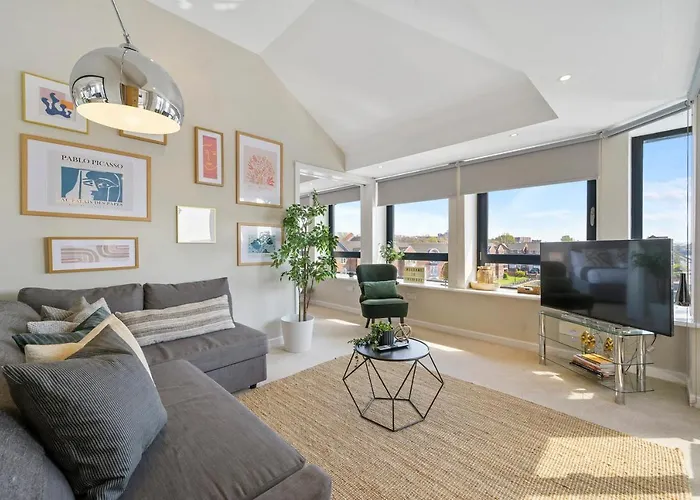 Host & Stay - Marina View Penthouse
